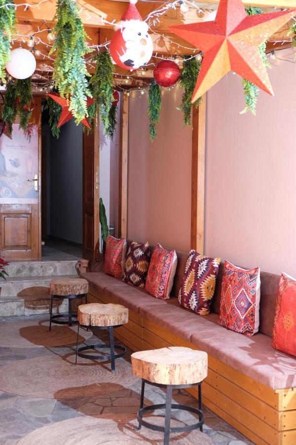 Bed and Breakfast Tebeu Coffe And Bar Vlorë Exteriér fotografie